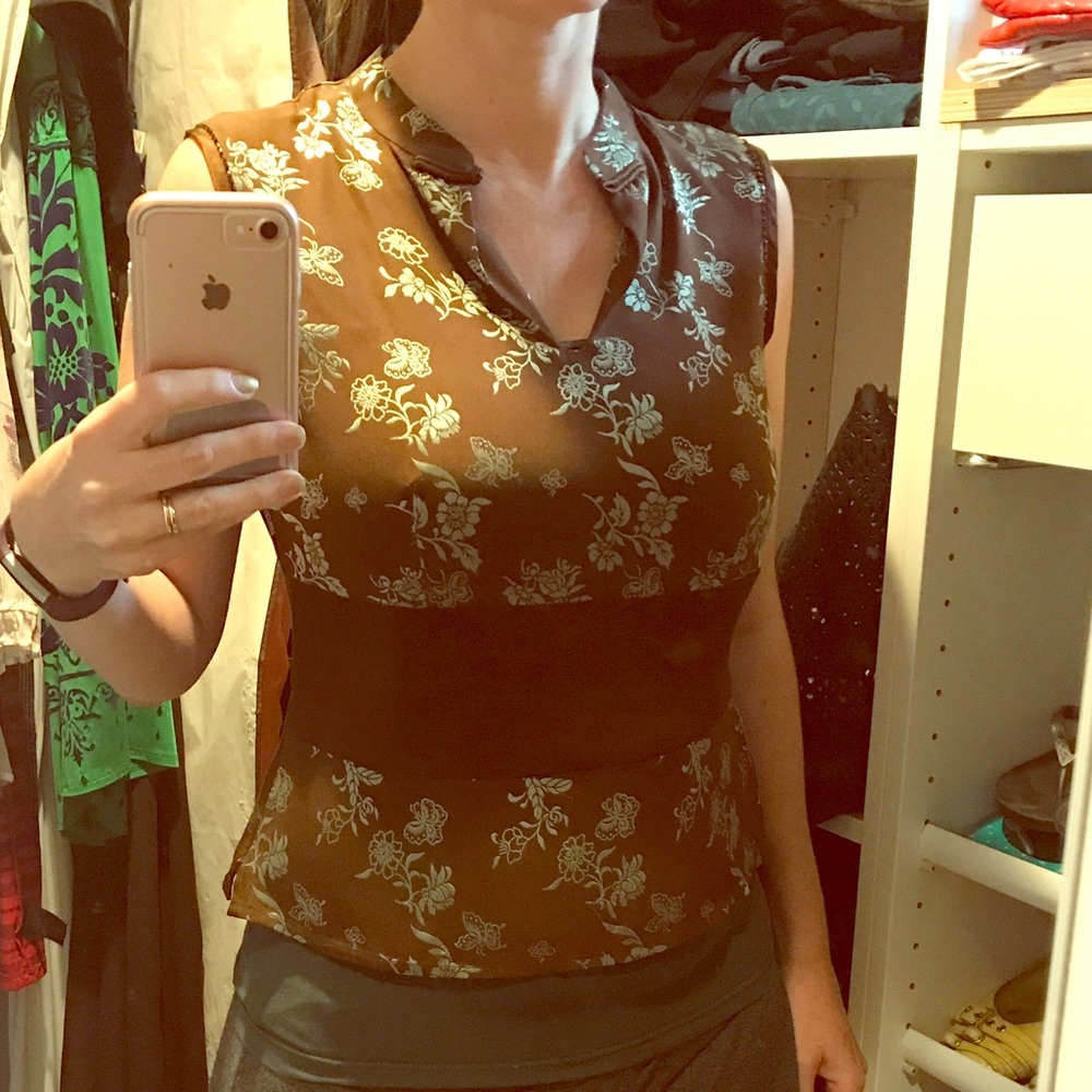 Monsoon  vintage silk top!  🦋