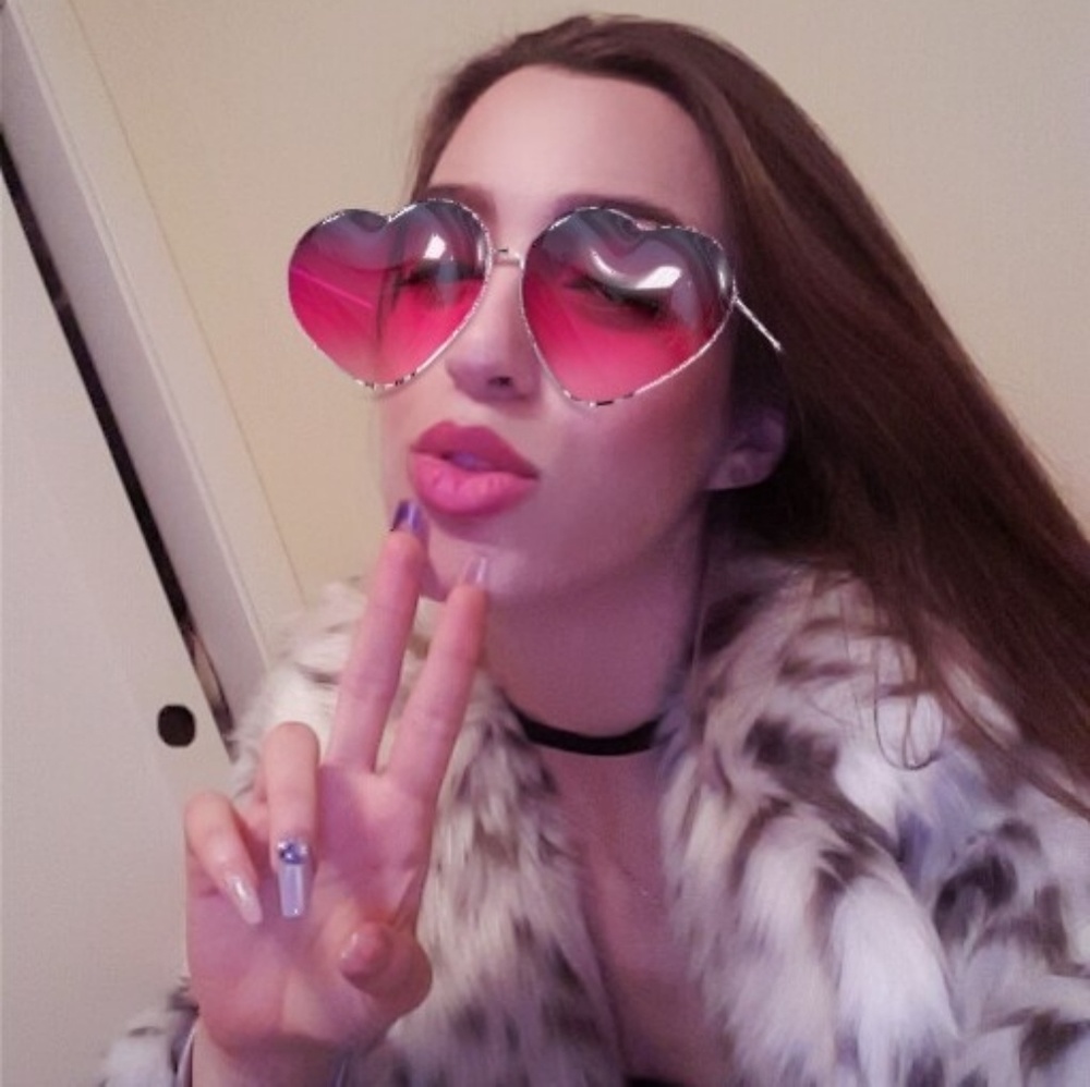 Meet your Posher, Nadia