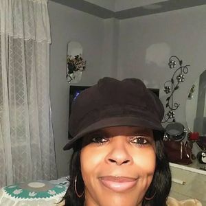 Meet your Posher, Cynthia