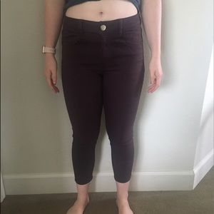 Burgundy cropped American Eagle jeggings