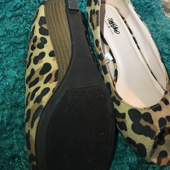 MOSSIMO CHEETAH PRINT HEELS!!!!! - Picture 5 of 5