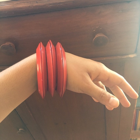 Red bracelets - Picture 2 of 2