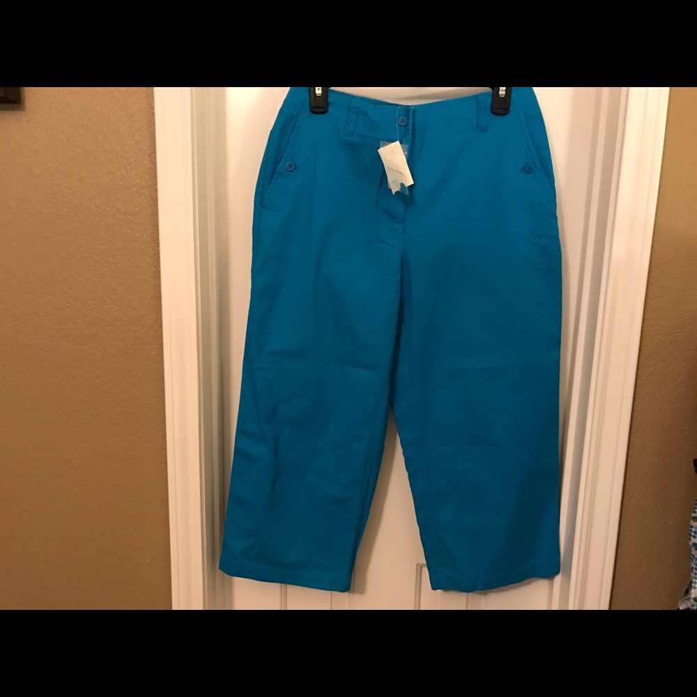Casual Corner Turquoise Capri Pants Size 8 NWT