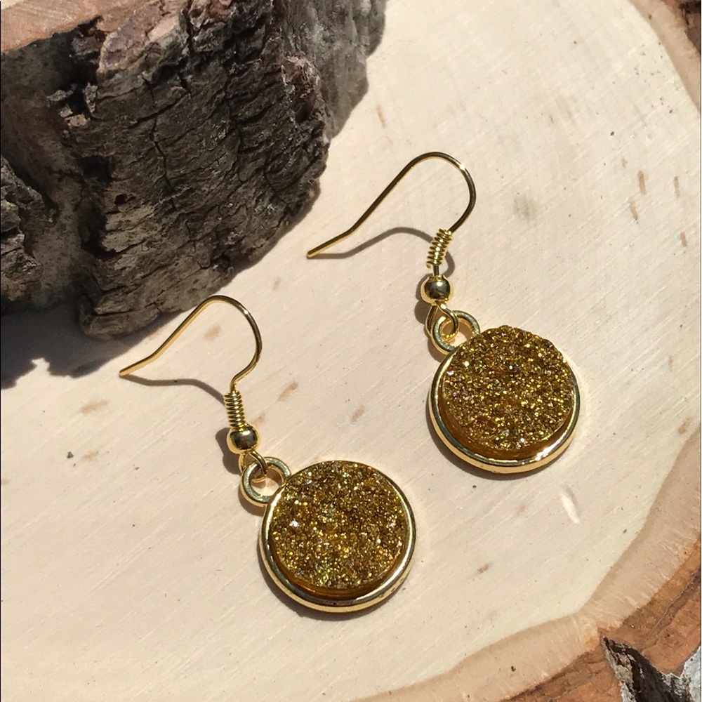 Gold Druzy Dangle Earrings 🌹3 for $25🌹