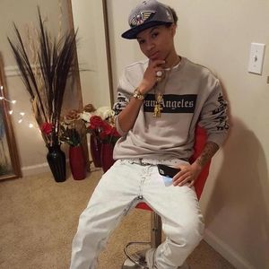 Meet your Posher, Ace