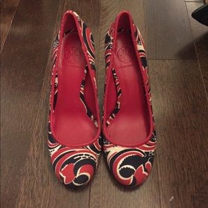 Tory Burch Patterned Pumps