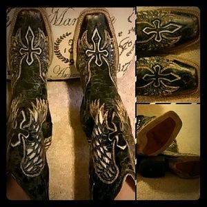 Corral boots
