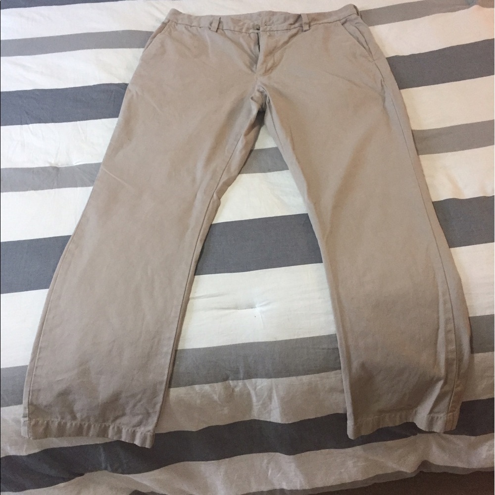 Vineyard vines khaki pants