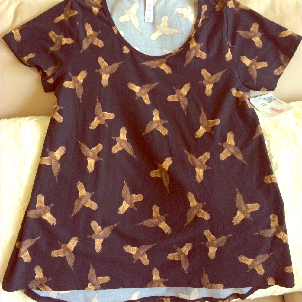 Lularoe Classic Tee-Medium