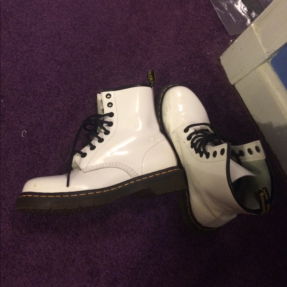 Doc martins white boot