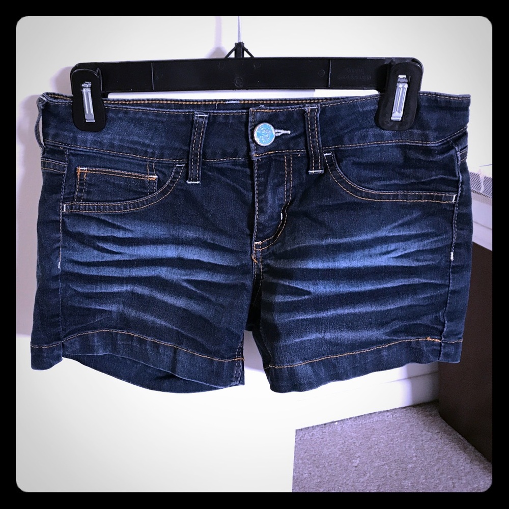 Indigo Rein size 5 denim short shorts, like new