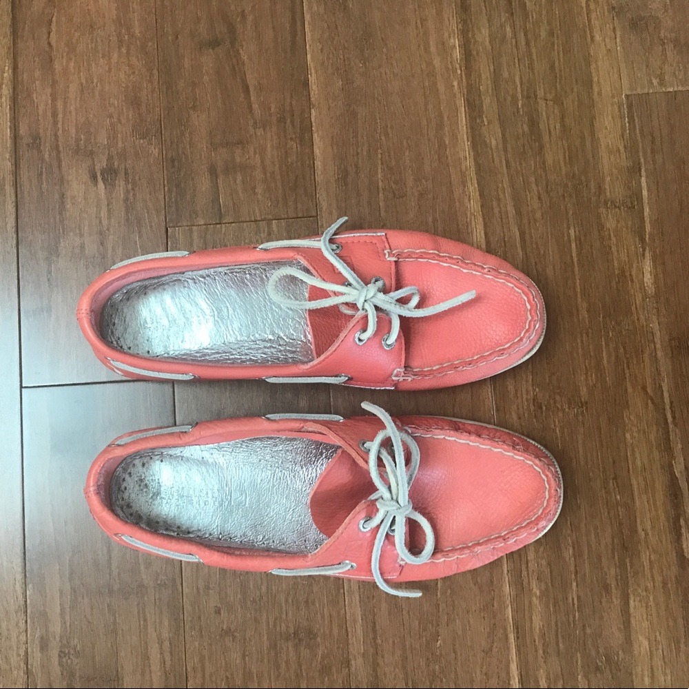 Coral leather Sperry boat shoes
