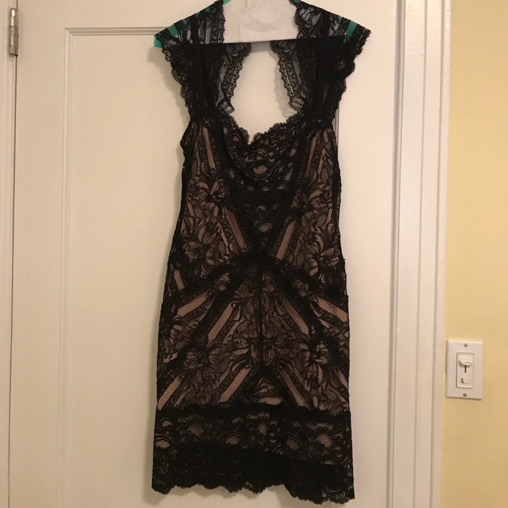 Nicole miller stretch lace dress