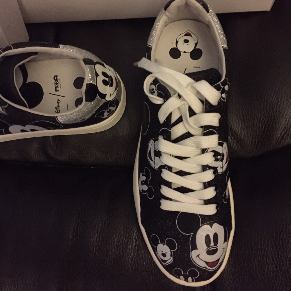 Women's Mickey Mouse shoes