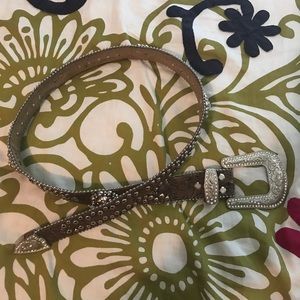 Woman's bling belt