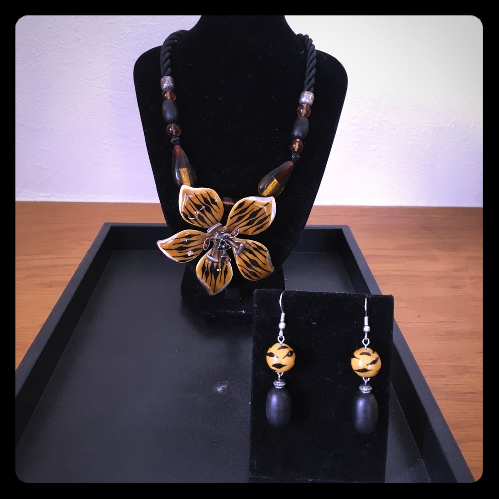 Chico's flower necklace and earring set