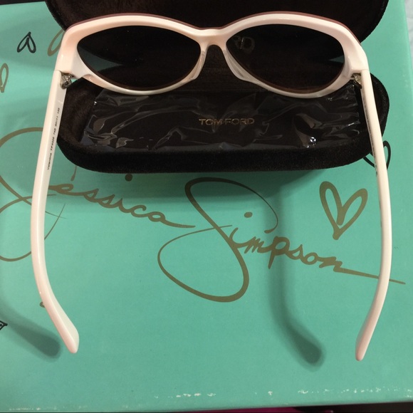 Tom Ford sunglasses BNIB - Picture 4 of 6