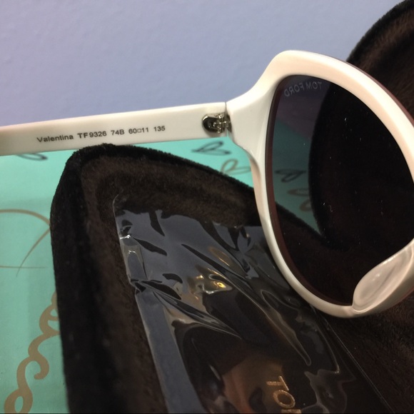 Tom Ford sunglasses BNIB - Picture 5 of 6