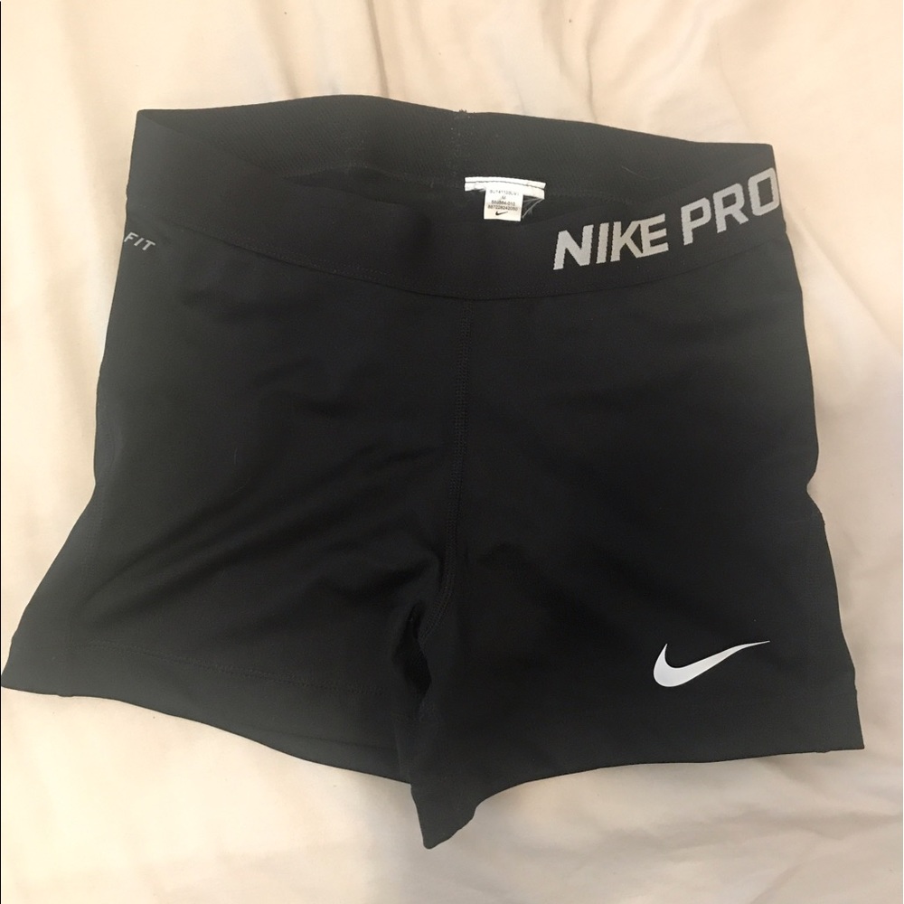 NWOT Nike Pro 3" compression shorts dry fit