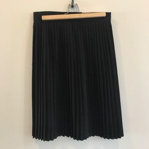Black pleated American Apparel midi skirt