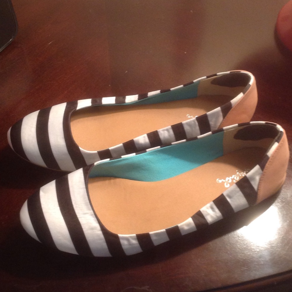 Black and white striped flats