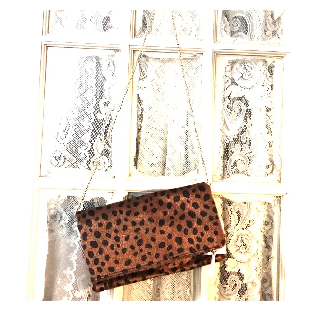 Animal print over size clutch w/crossby chain