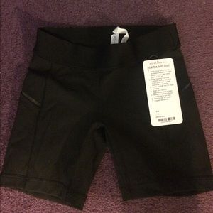 Lululemon what the sport short II