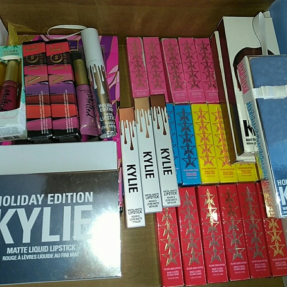 Authentic Makeup - Picture 4 of 8