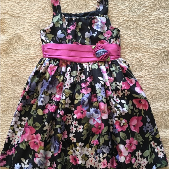 Little Girls Dress - Size 6 - Picture 1 of 3