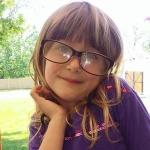 Meet your Posher, Dee