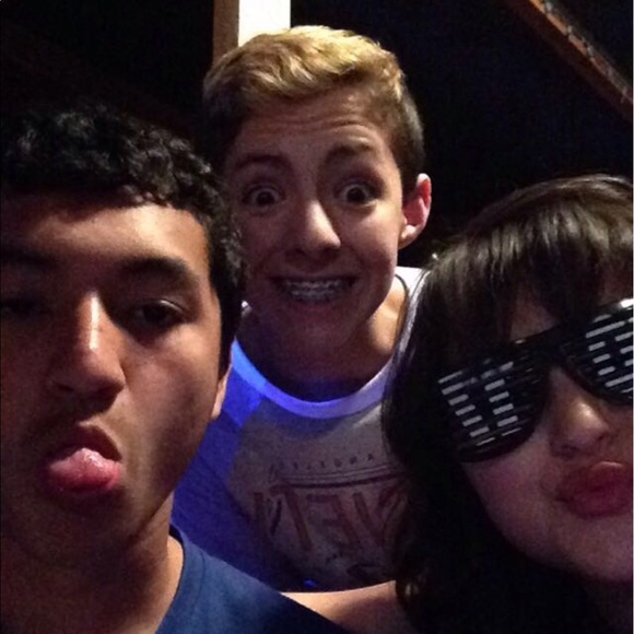 Meet your Posher, Madison - Picture 1 of 1