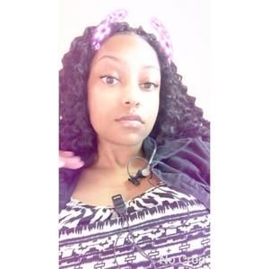 Meet your Posher, Dominique