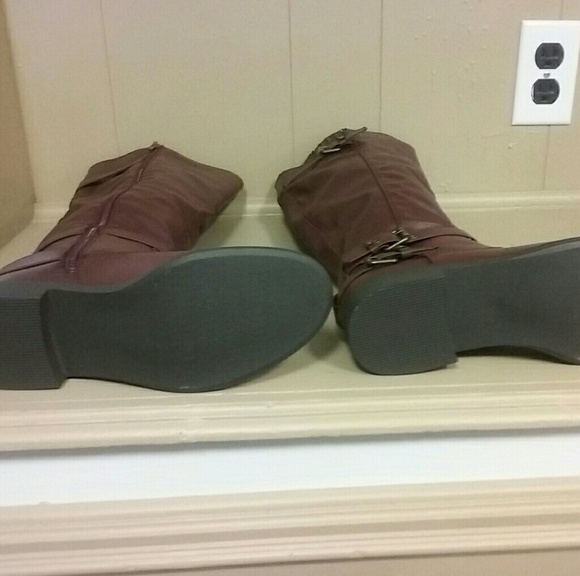 Womens Knee High Boots - Picture 3 of 3