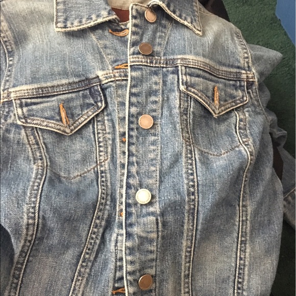 Jean jacket - Picture 1 of 3