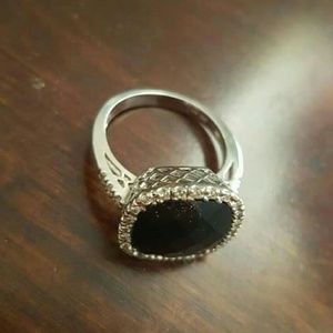 Onyx diamond and 18k white gold cocktail ring