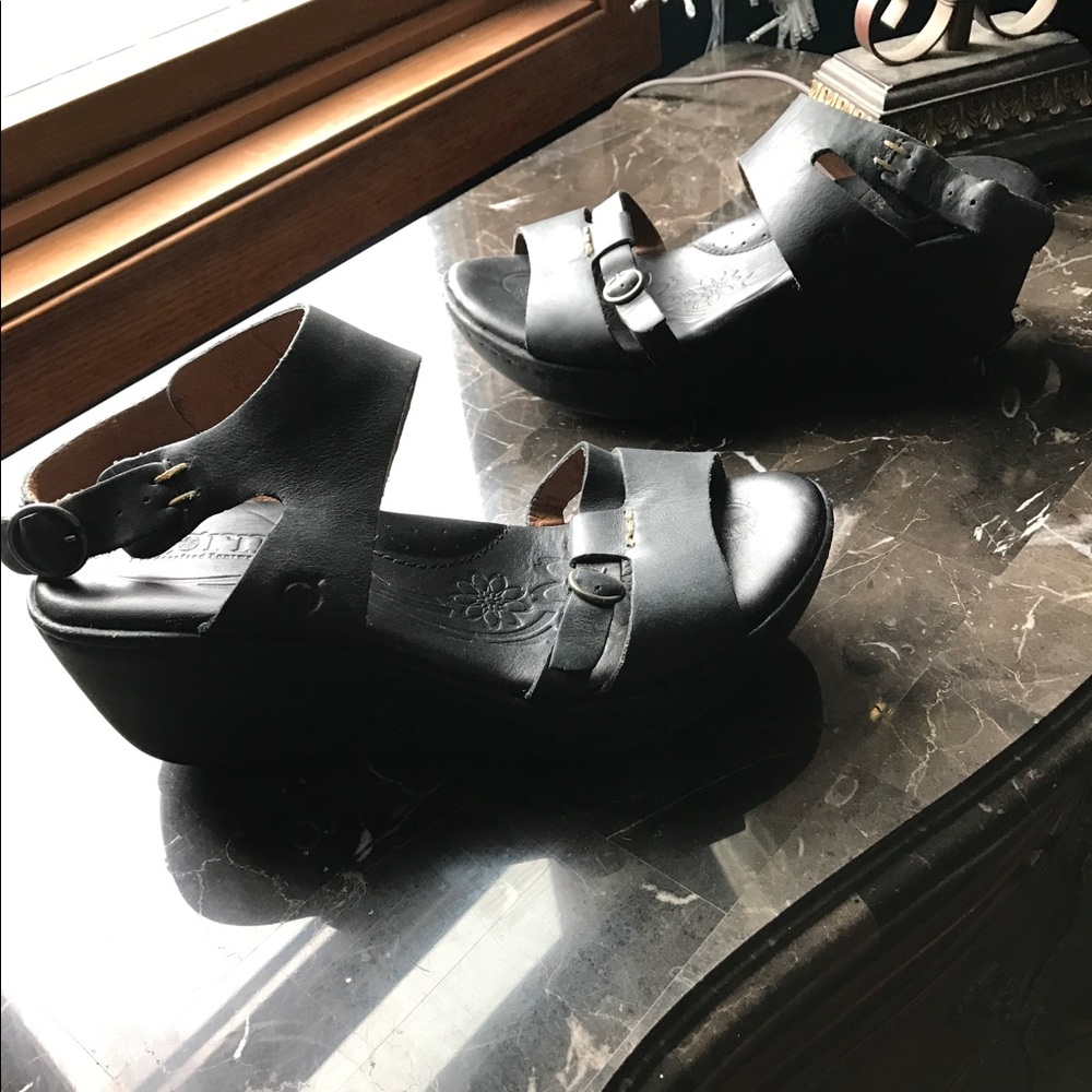 Born Sandals - NEW (worn only one time)