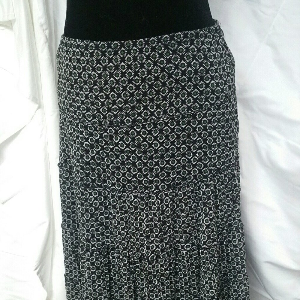 Studio M Lined Skirt Size Large