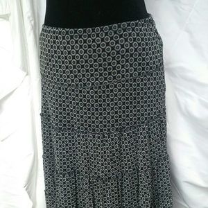 Studio M Lined Skirt Size Large