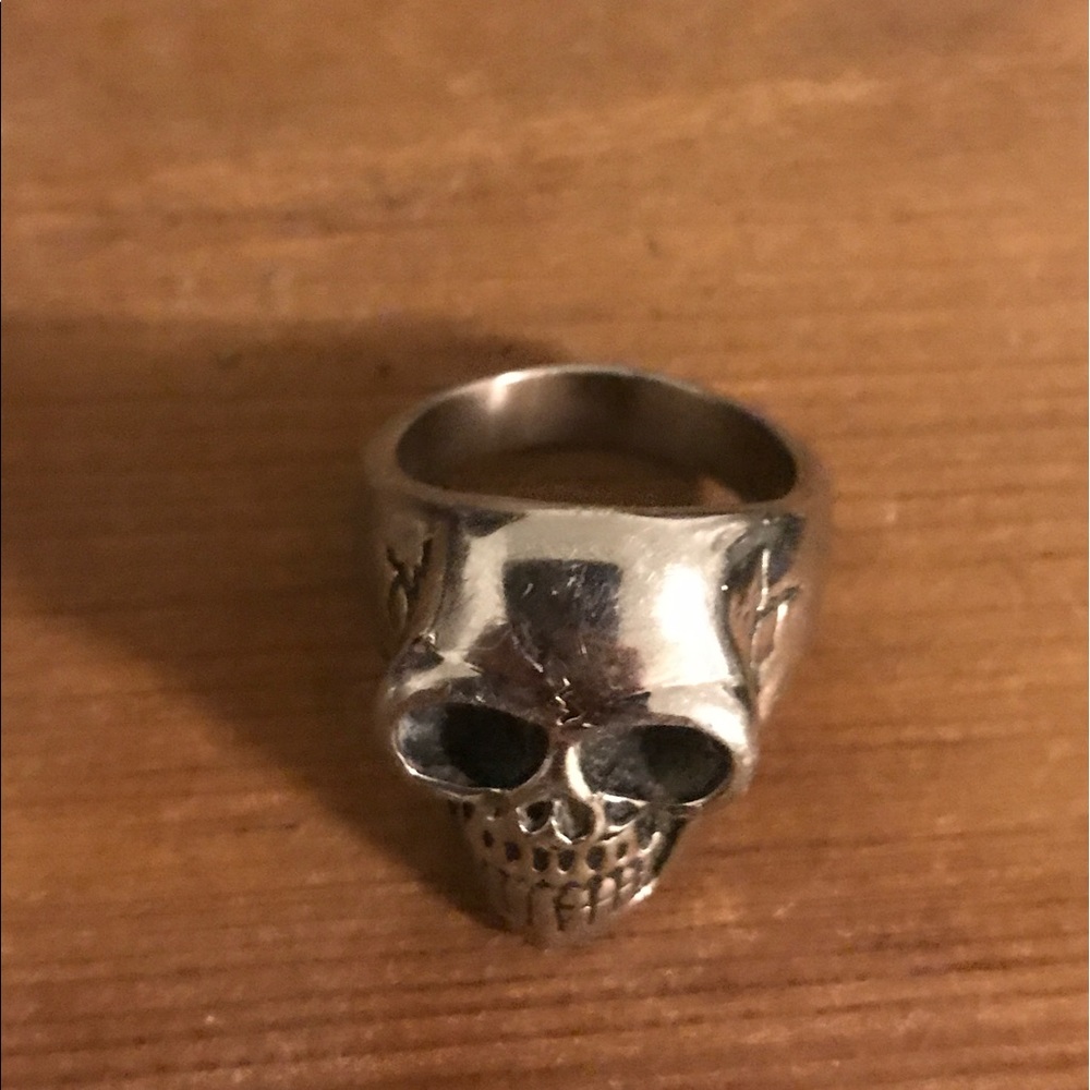 Skull Ring - Picture 2 of 2