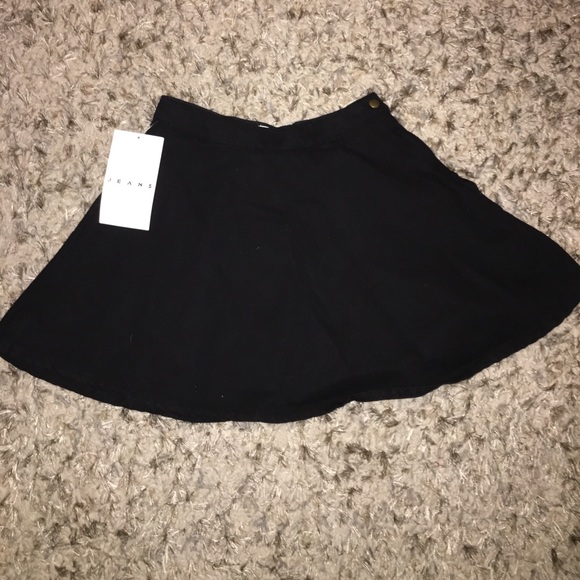 Black jean skirt - Picture 1 of 1