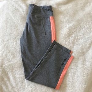 SALE🎉 NEW Calvin Klein Gray Cropped Leggings