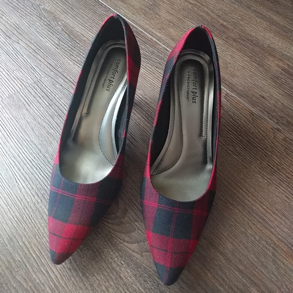 Cool plaid pump size 8.5