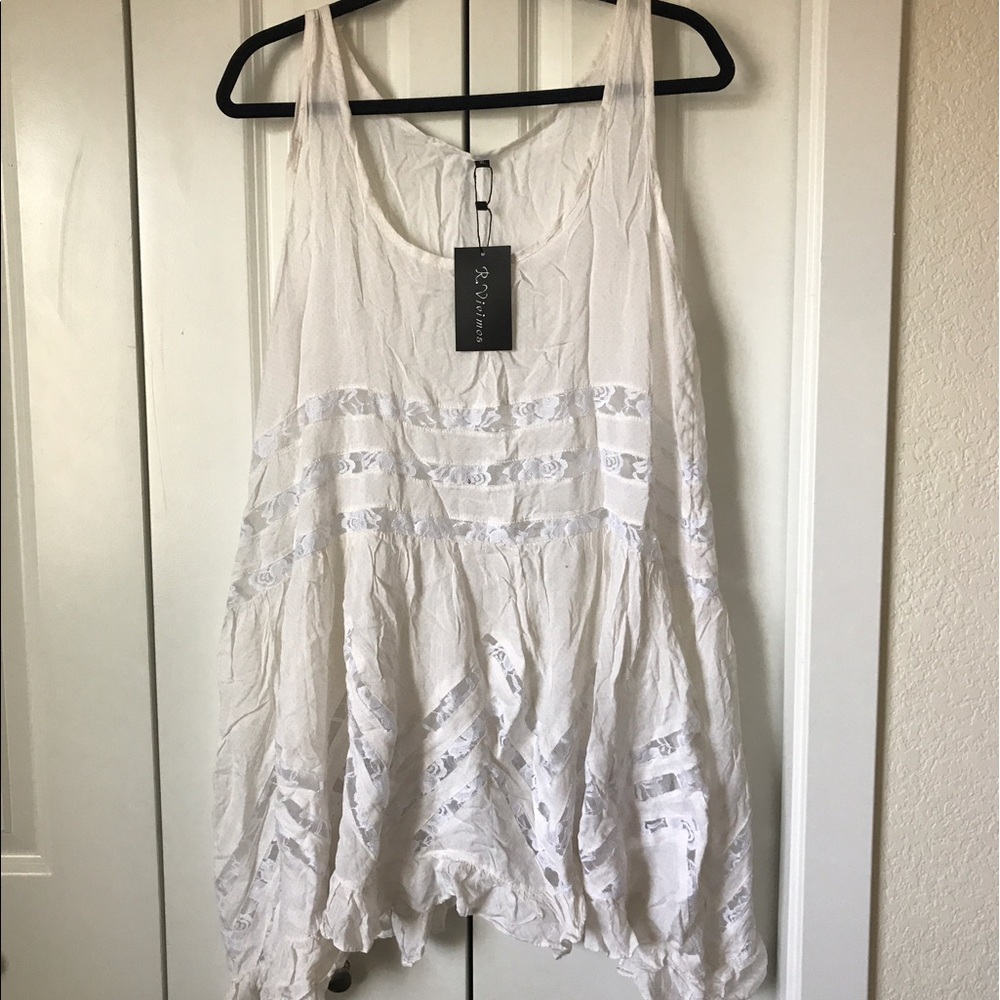 Short slip / layering top.