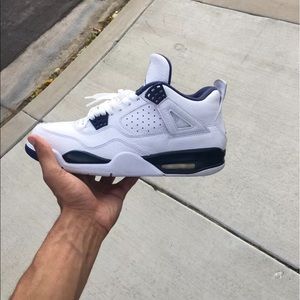 Air Jordan 4 Columbia