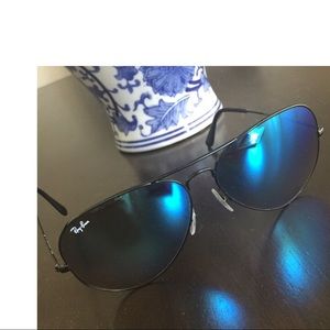 •Ray Ban • Aviator Large 62mm Blue Gradient Flash