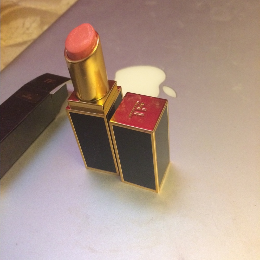 TOM FORD Lipstick Smitten & Bobbi Brown lip gloss