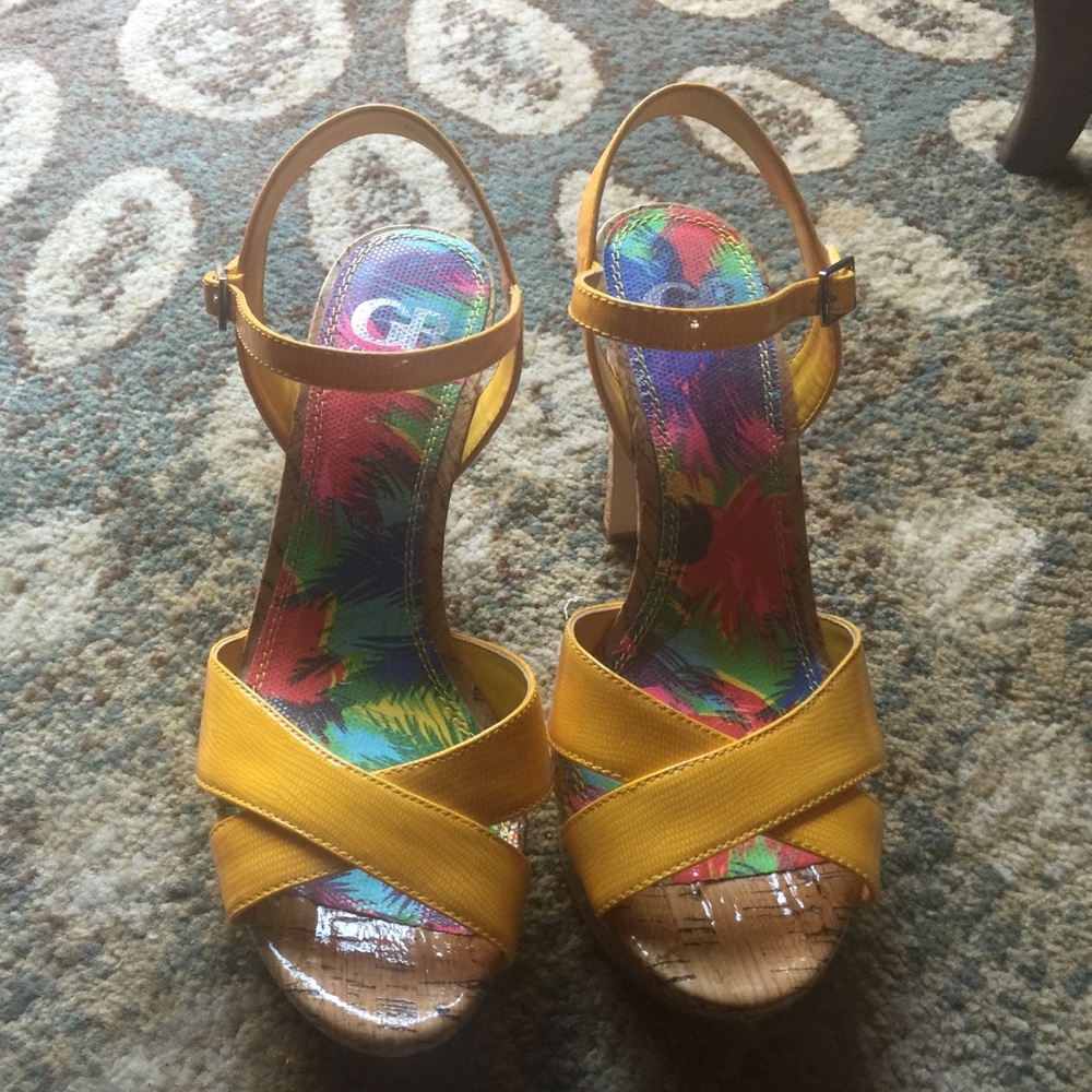 Gianni Bini heels with platform.