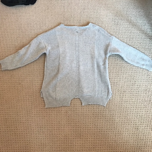 sweater - Picture 2 of 2
