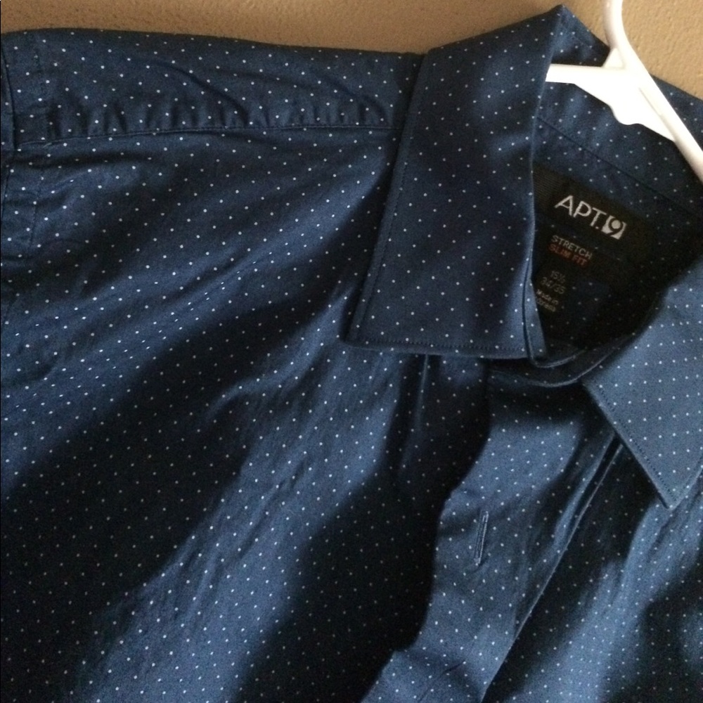 Apt 9 dress shirt, slim fit/stretch, spottted