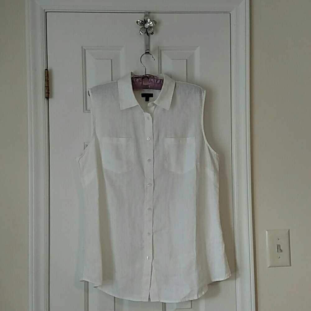 Beautiful 100% linen blouse!!